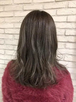 セミロング カラー 大平 美沙のヘアスタイル