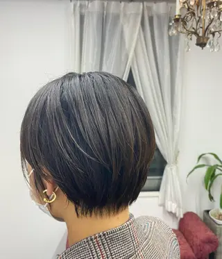 ショート ケアストレート ハナシロミサキのヘアスタイル