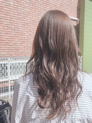 ミディアム 飯塚 七海のヘアスタイル