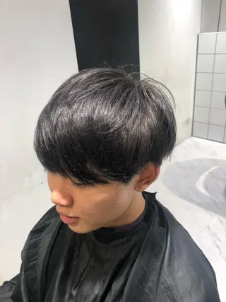 ショート カラー メンズ センターパート/毛 流れ/パーマ特化のヘアスタイル
