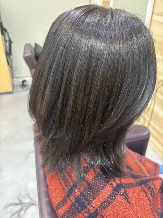 ミディアム 長岡 明音のヘアスタイル