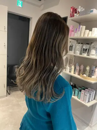 セミロング カラー ブリーチ👩🦳/ ✂︎MANAMIのヘアスタイル