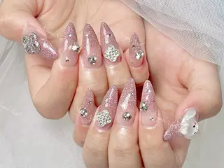 ネイル 🦋 Queenieのネイルデザイン