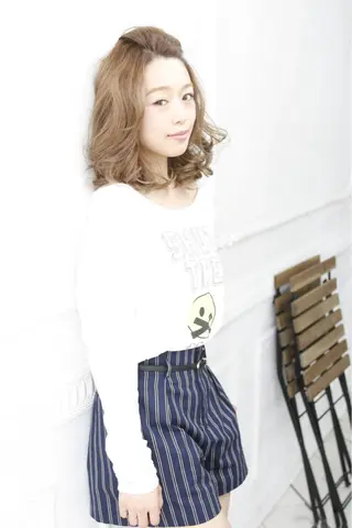 ミディアム やまもと すぐるのヘアスタイル