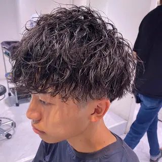 パーマ メンズ men's特化 値段以上の仕上がりにのヘアスタイル
