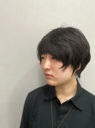 ショート カラー 下野 悠也のヘアスタイル