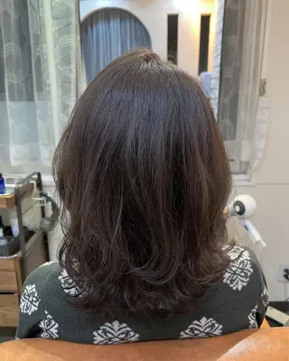 ミディアム 才門 真菜のヘアスタイル