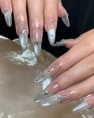 ネイル VV  Nail salonのネイルデザイン