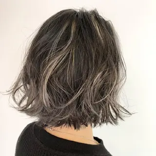 ミディアム カラー looker ルーカーのヘアスタイル