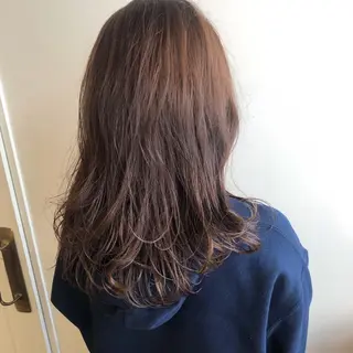 セミロング カラー MIOベージュカラー 柔らかいカラーのヘアスタイル