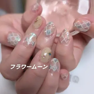 ネイル フラワー ムーンのネイルデザイン