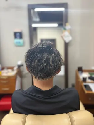 カラー パーマ メンズ 生駒のパーマ達人 FEELけんけんのヘアスタイル