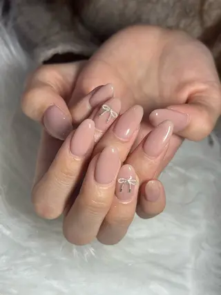 ネイル LAVISH 大和店 emi・:*+のネイルデザイン