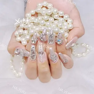 ネイル 🦋 Queenieのネイルデザイン