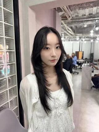 ロング カラー 赤み無し柔らかカラー 【梅田】madokaのヘアスタイル