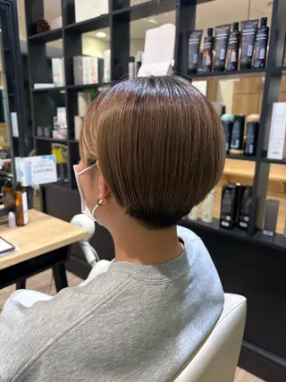 ショート 梅沢 優羽のヘアスタイル