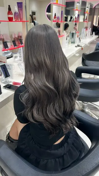 ロング カラー ヘアアレンジ 韓国レイヤー＆ピンク 艶髪🩶maikoのヘアスタイル