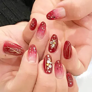 ネイル 板垣 綾乃のネイルデザイン