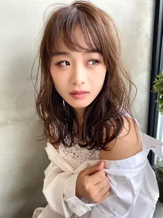 ミディアム カラー ヘアアレンジ ネイル マツエク・マツパ 夜23時まで予約🉑 reverieあきらのヘアスタイル