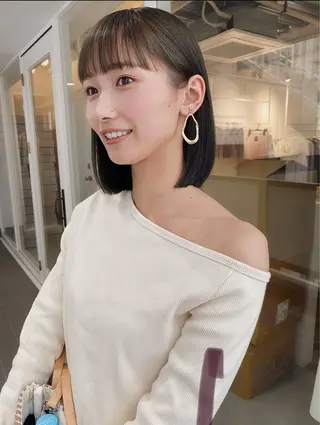 ショート カラー NOViiiCE ボブ/ブリーチなしのヘアスタイル