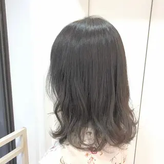 ミディアム カラー TRENCH 相澤 果歩のヘアスタイル