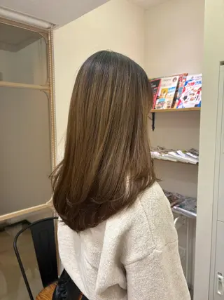 セミロング MAHAE 中司のヘアスタイル