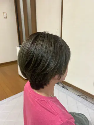カラー 松岡 美乃のヘアスタイル
