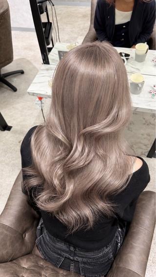 ロング 町田ブリーチ特化 MANATOのヘアスタイル