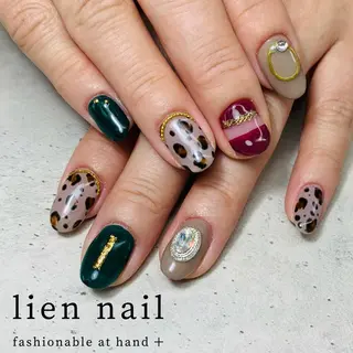 ショート Queen nailのネイルデザイン