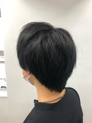 ショート 寒色/ベージュヘア ブリーチありMiOのヘアスタイル