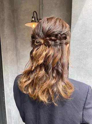 セミロング ヘアアレンジ レイヤーカット/ ダブルカラー/ナナミのヘアスタイル