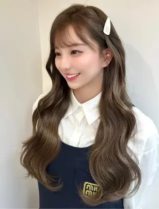 カラー ロング BIZE eclatのヘアスタイル