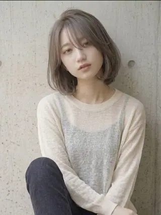 ミディアム カラー 🉐渋谷・ブリーチ ⭐️縮毛モデル🉐のヘアスタイル