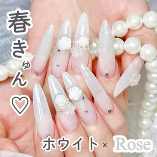 ネイル Queenie 🦋のネイルデザイン