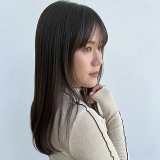セミロング 艶髪ストレート❇️ レイヤー❇️出町光流のヘアスタイル