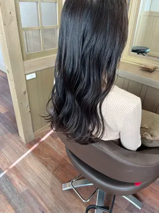 ロング カラー 大野 志歩のヘアスタイル