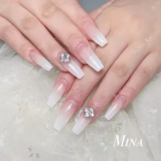 ネイル 🦋 Queenieのネイルデザイン