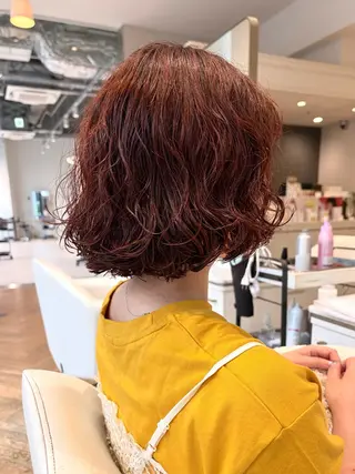 ショート カラー サエ/ レイヤー/パーマのヘアスタイル