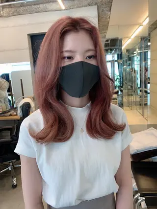 ミディアム カラー 透明感カラー✂︎ /縮毛矯正/YUKAのヘアスタイル