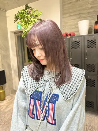 ミディアム カラー kai .のヘアスタイル