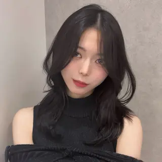 セミロング ハッシュカット🖤✨ 顔周り/韓国ヘアのヘアスタイル