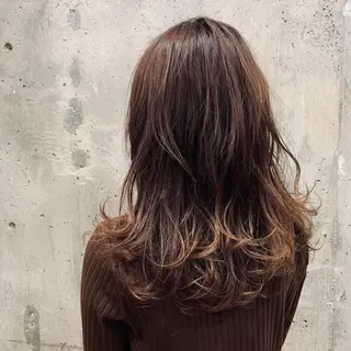セミロング カラー アライ ナタカのヘアスタイル