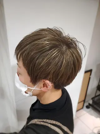 ショート カラー SaKai Nozomiのヘアスタイル