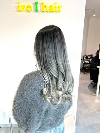 ロング カラー イロアイヘアー Renのヘアスタイル