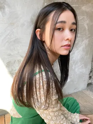 セミロング カラー 赤みゼロ/透明感 カラー🌿KANTAのヘアスタイル