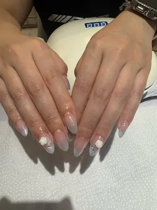 ネイル ナナ1級ネイリスト✨ PEEKABOOのネイルデザイン