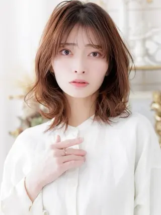ミディアム カラー 鈴木 はるかのヘアスタイル