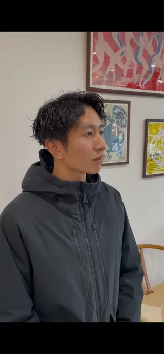 ショート パーマ 岡田 駿也のヘアスタイル
