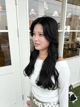 ロング カラー 東浦　髪質改善カラー 透明感カラーのヘアスタイル
