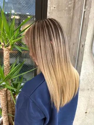 ロング カラー KAEDE🌺Wカ ラー/ホワイトカラーのヘアスタイル